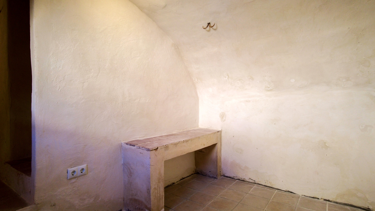 Olive Grove Estates Rural Spanish Farmhouse for sale, bargain tourism oppoutunity (2)