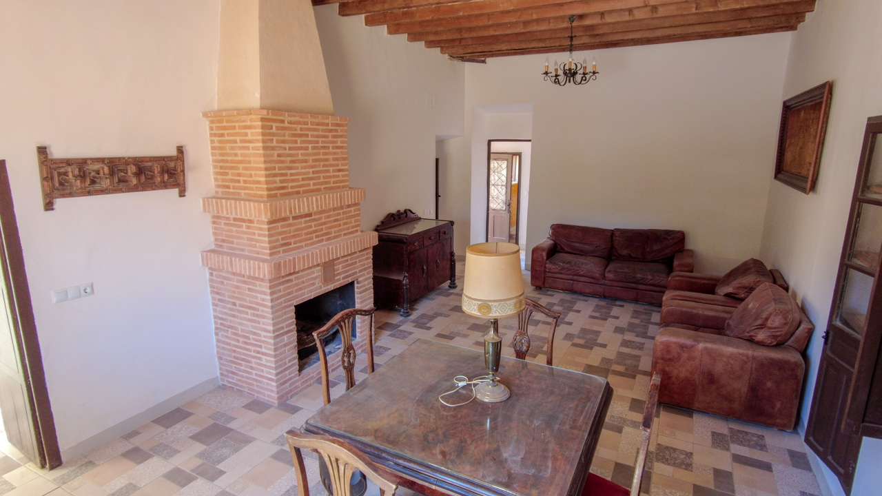 Olive Grove Estates Rural Spanish Farmhouse for sale, bargain tourism oppoutunity (7)