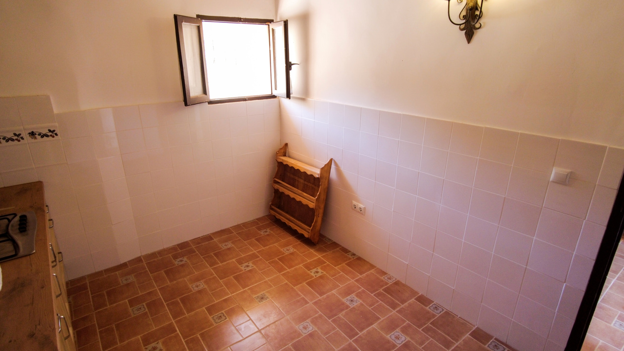 Olive Grove Estates Rural Spanish Farmhouse for sale, bargain tourism oppoutunity (25)