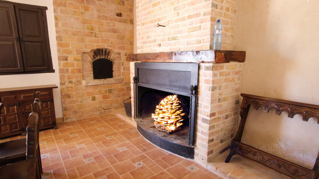 Olive Grove Estates Rural Spanish Farmhouse for sale, bargain tourism oppoutunity (29)