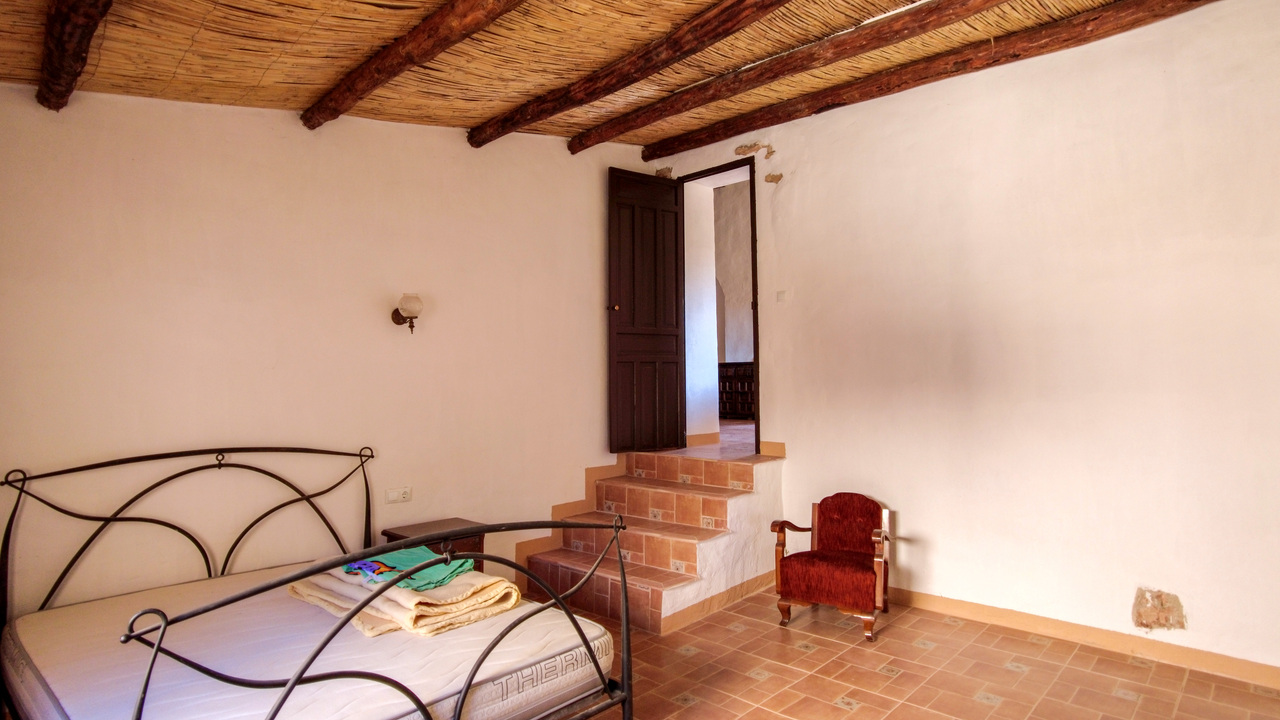 Olive Grove Estates Rural Spanish Farmhouse for sale, bargain tourism oppoutunity (32)
