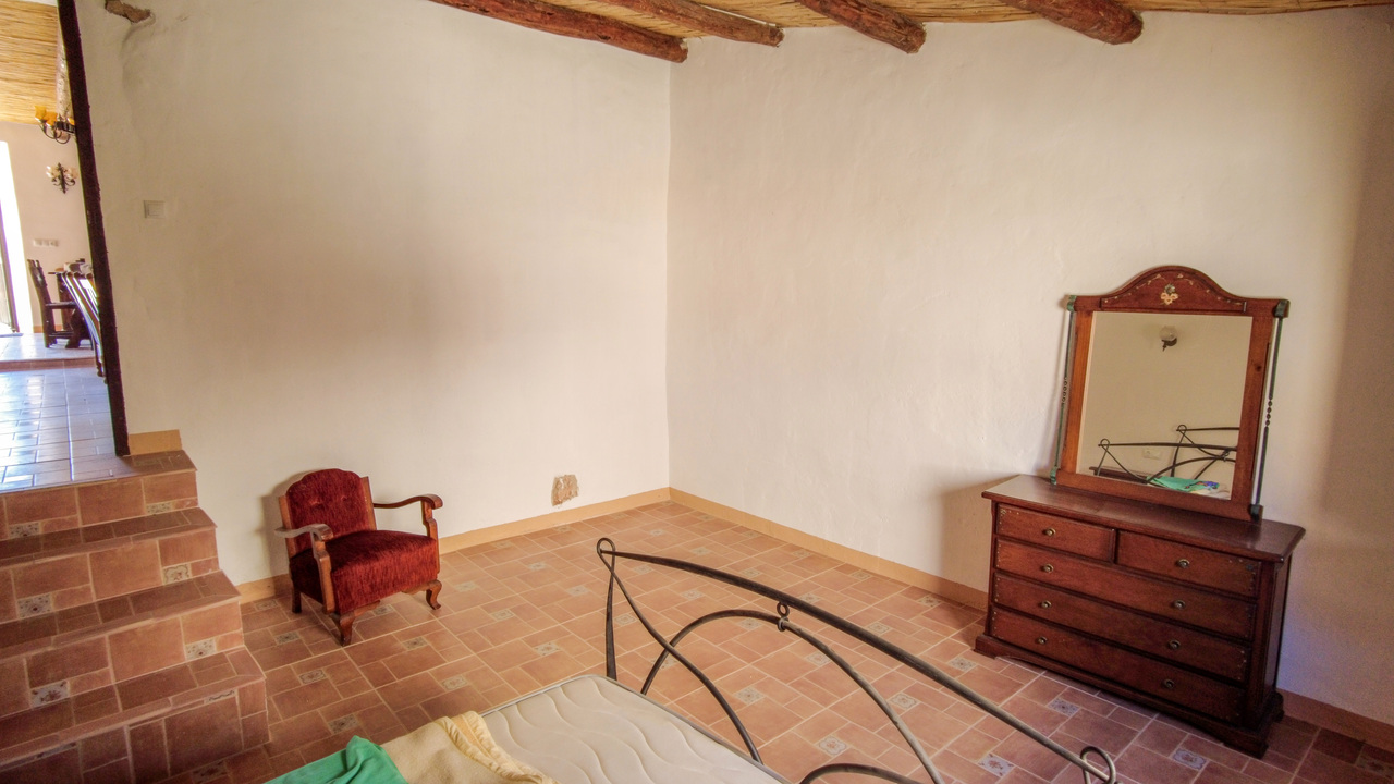Olive Grove Estates Rural Spanish Farmhouse for sale, bargain tourism oppoutunity (33)