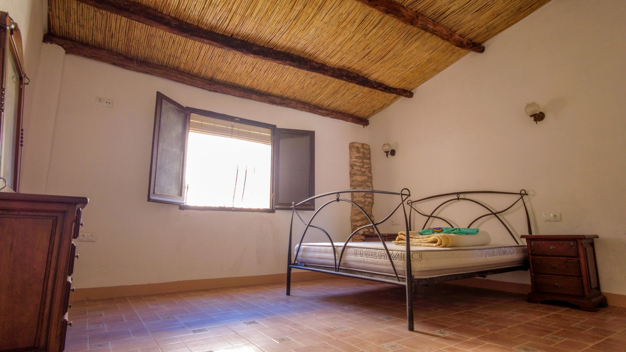 Olive Grove Estates Rural Spanish Farmhouse for sale, bargain tourism oppoutunity (34)