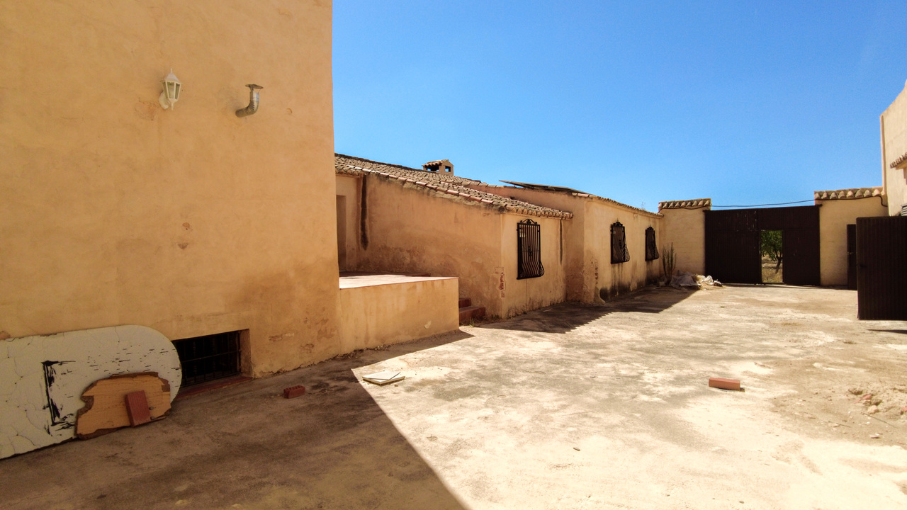 Olive Grove Estates Rural Spanish Farmhouse for sale, bargain tourism oppoutunity (59)