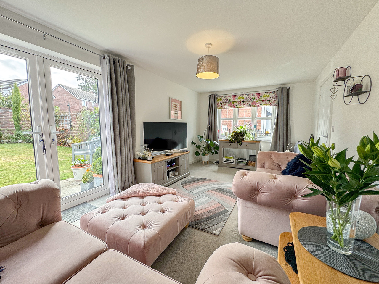 Living Room (2)