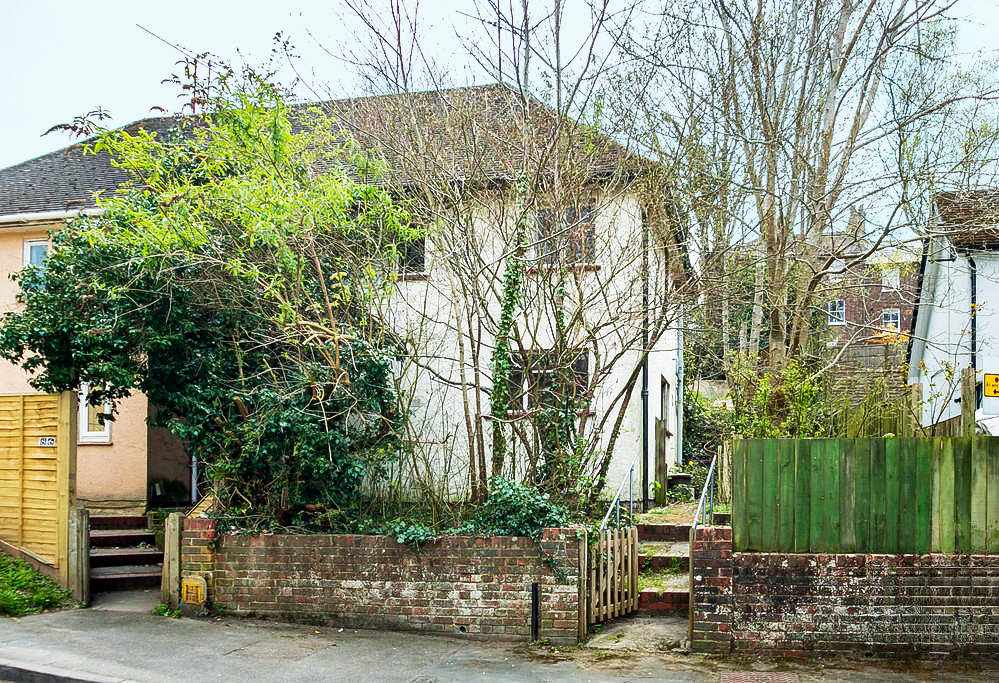 Semi-detached house for sale