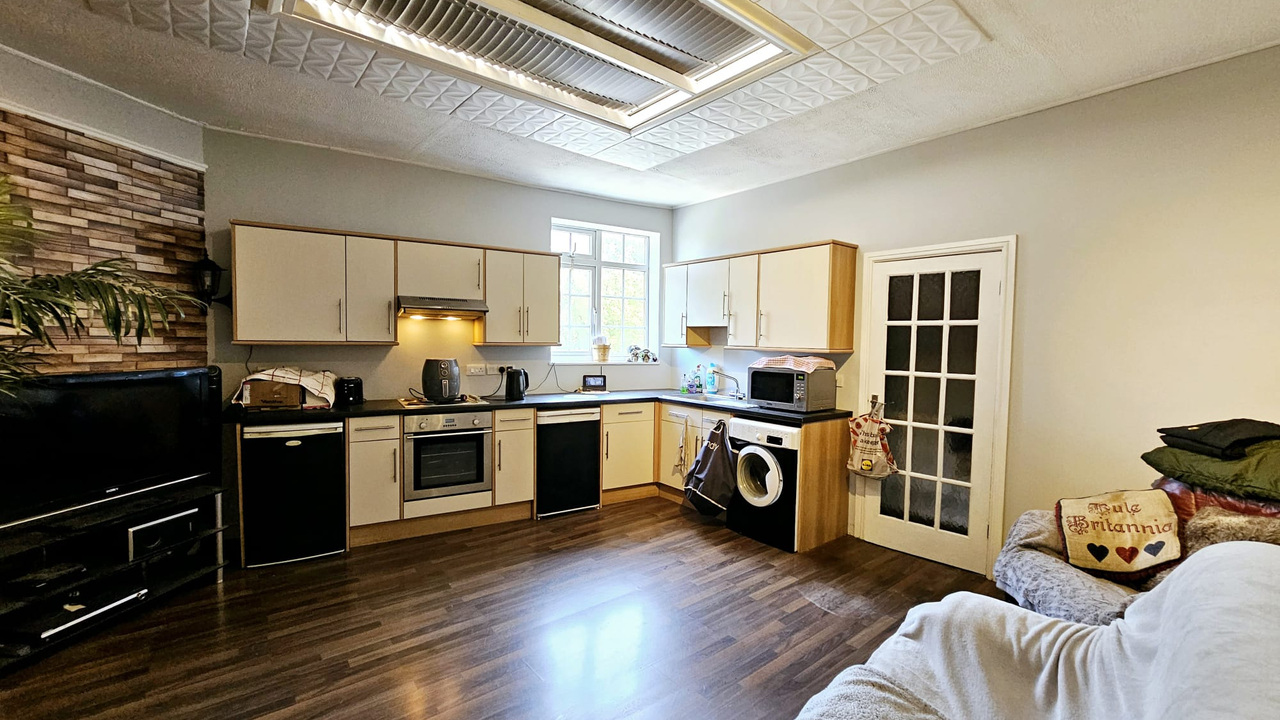 cf580080-d168-4d21-b2f6-bcd806107bcc