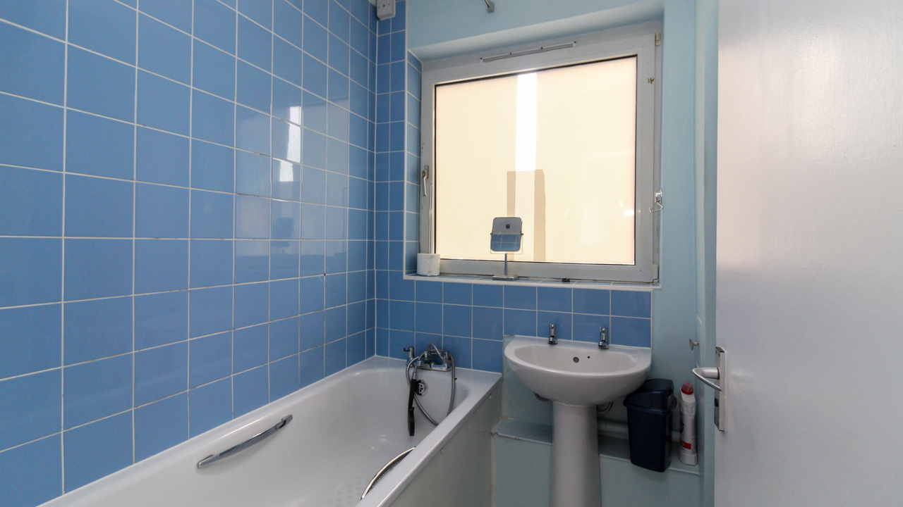 1 bathroom