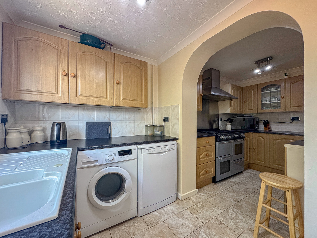 Kitchen (2)