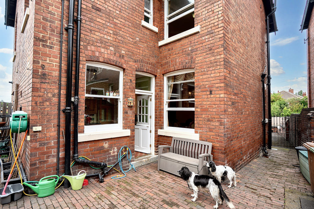 11 St. Johns Mount, Wakefield, West Yorkshire, WF1 2RR