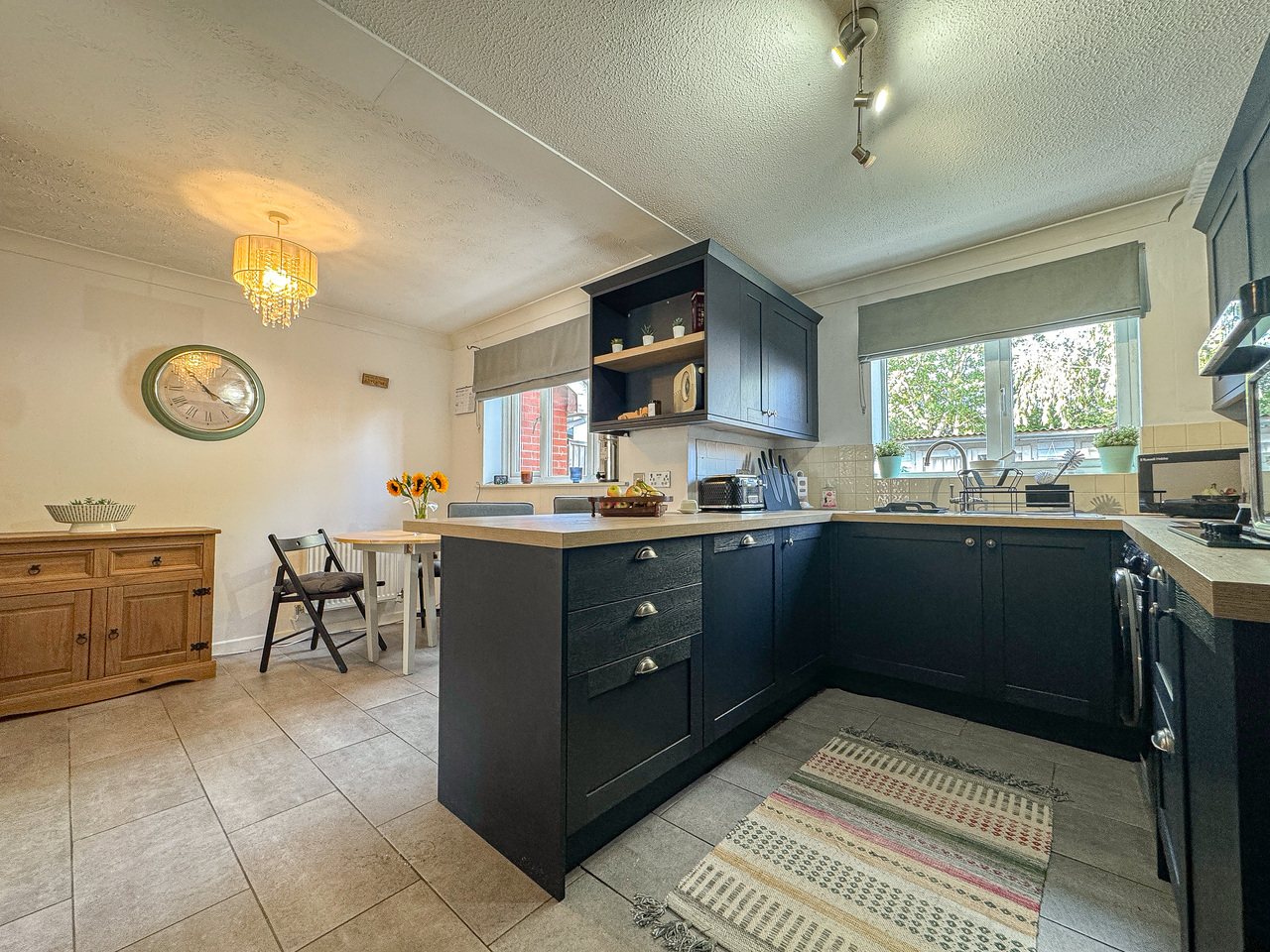 Kitchen dining room (2)