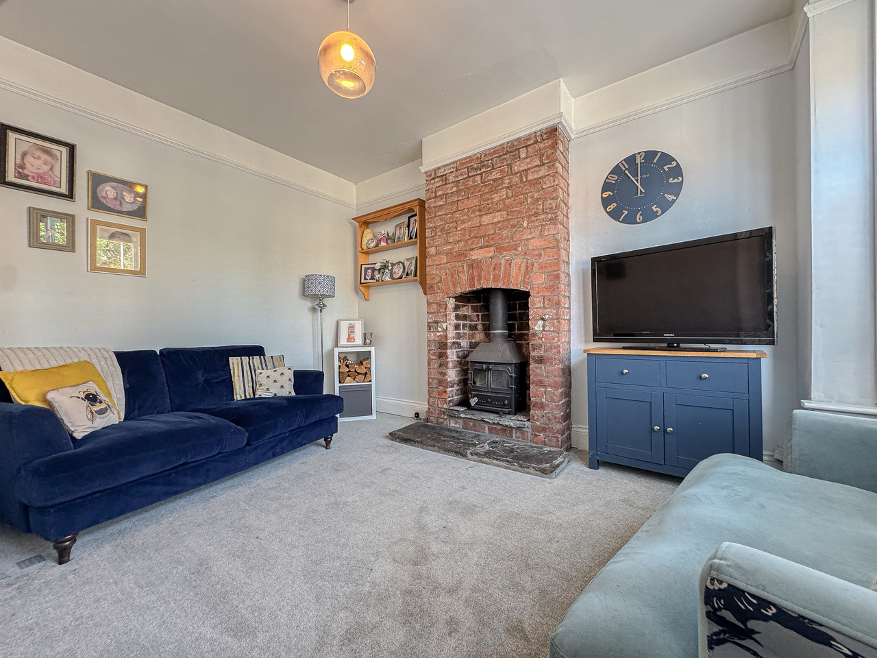 Living Room (2)