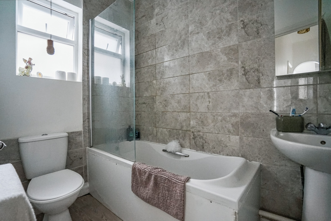 35a Rookstone Road, London, SW17 9NQ