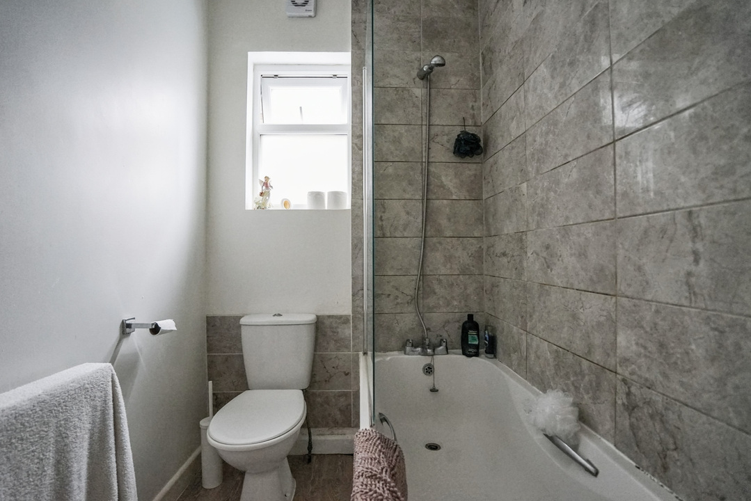 35a Rookstone Road, London, SW17 9NQ