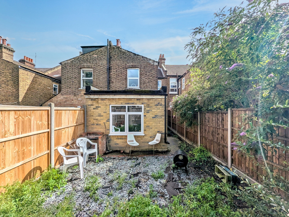 35a Rookstone Road, London, SW17 9NQ
