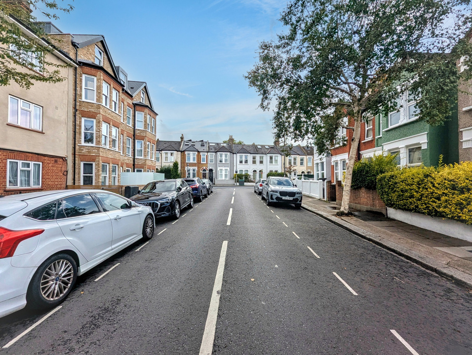 35a Rookstone Road, London, SW17 9NQ