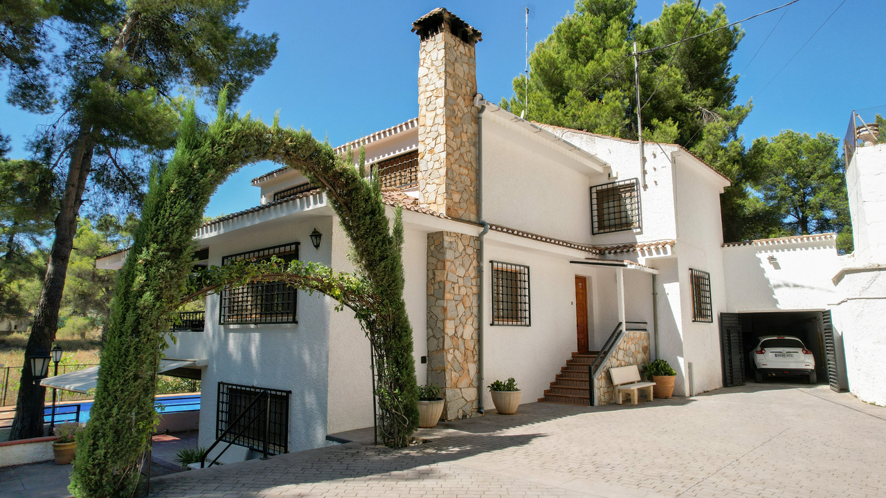 Olive Grove Estates large Villa Almansa Alicante Valencia forest buy a home in Spain (53)