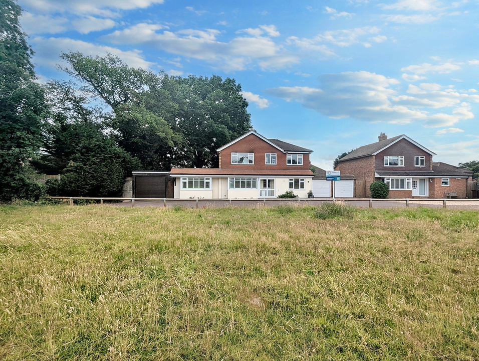 1 Hallsland Way, Oxted, Surrey, RH8 9AL