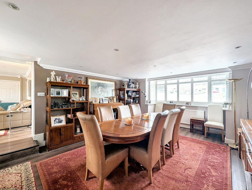 1 Hallsland Way, Oxted, Surrey, RH8 9AL