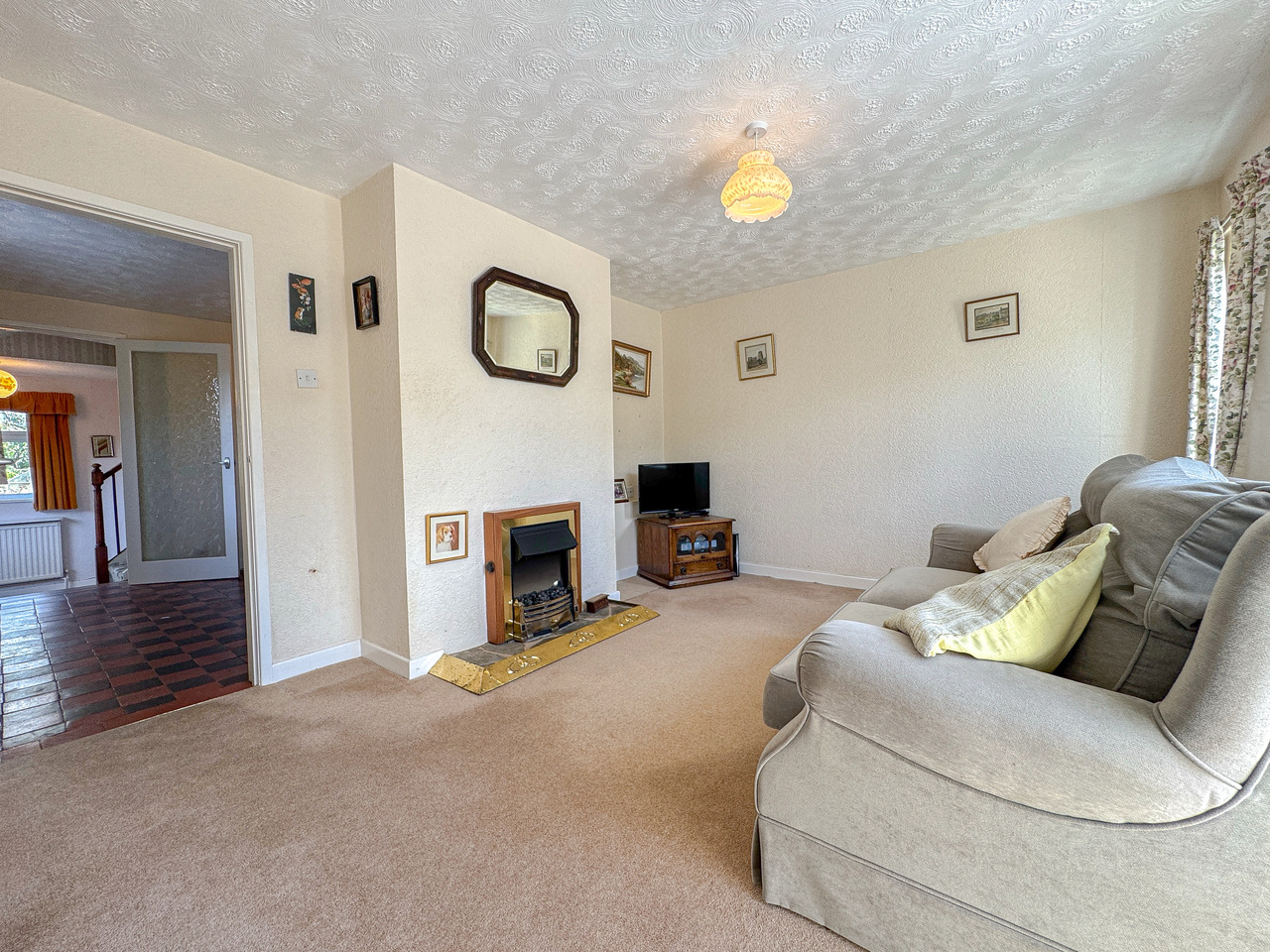Living Room (2)