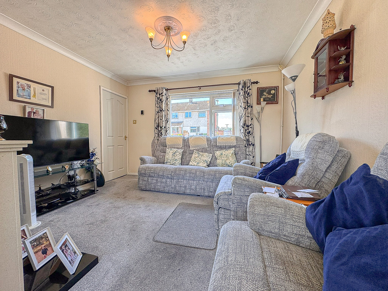 Living Room (2)