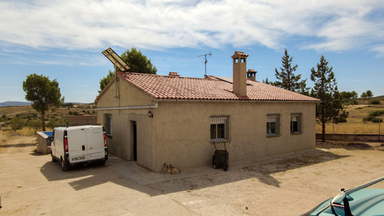 Olive Grove Estates Almansa Villa Country House for sale bargain spanish property (4)