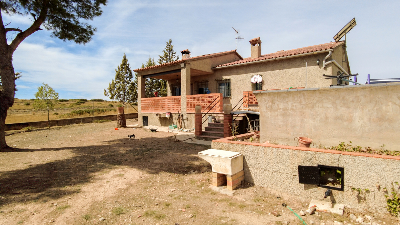 Olive Grove Estates Almansa Villa Country House for sale bargain spanish property (8)