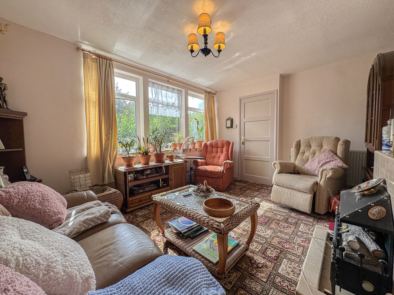 Living Room (2)