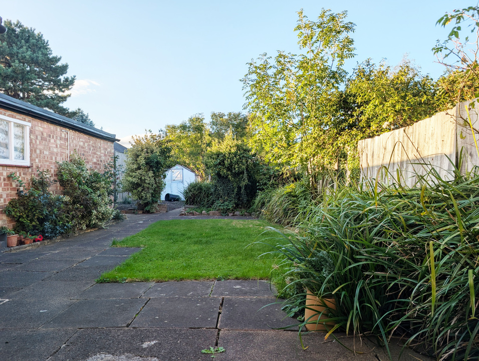 16 Kingsmead Close, Leicester, Leicestershire, LE2 3YR