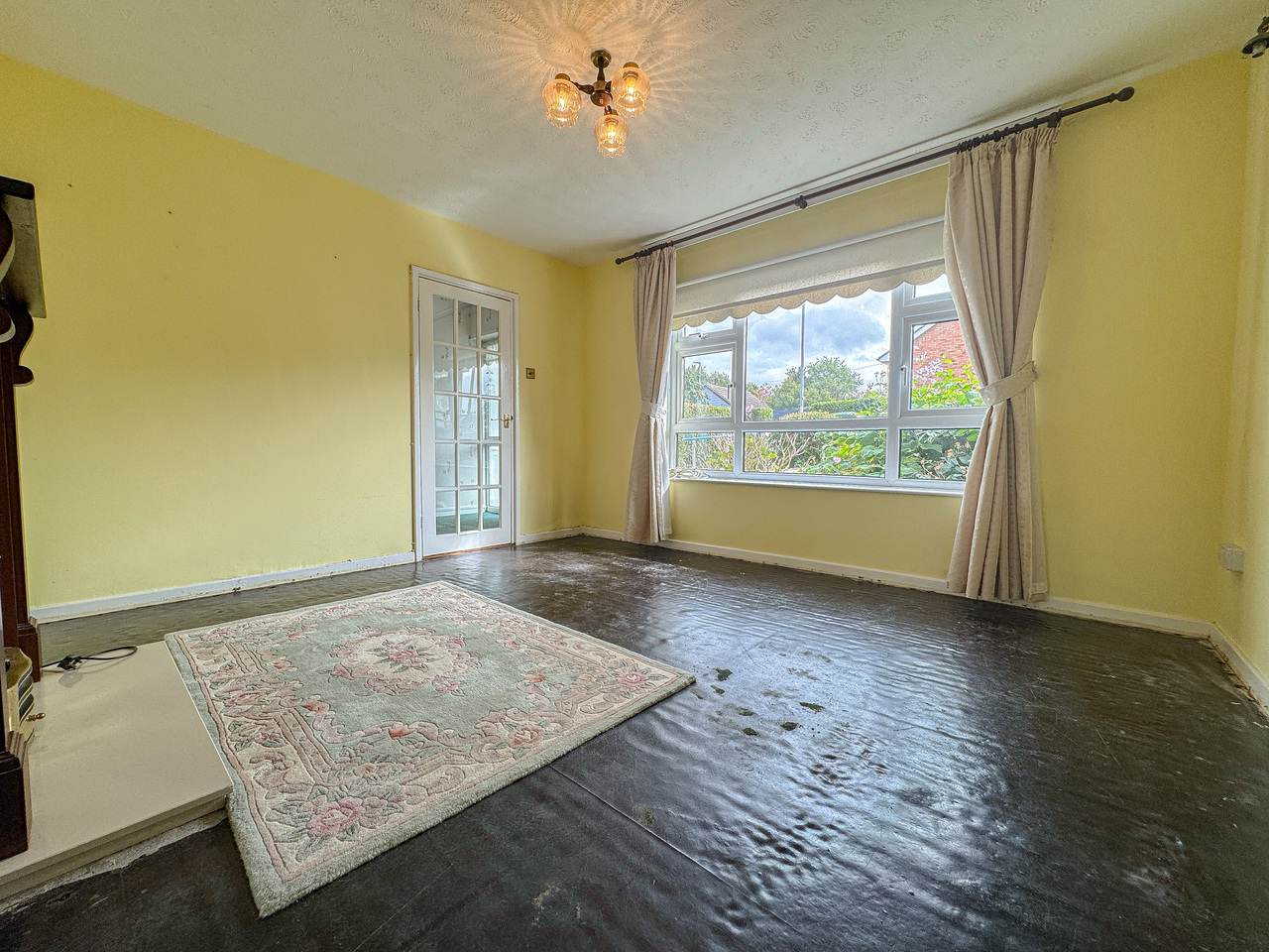 Living Room (2)